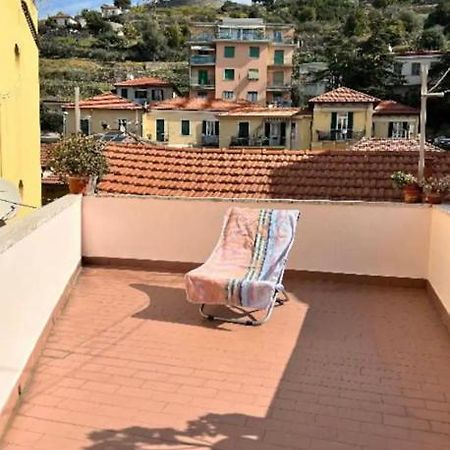 Cheerful Room, Sharing Kitchen In A Cosy Family Art House, Ideal For One Person Or Couple Sanremo Exterior photo