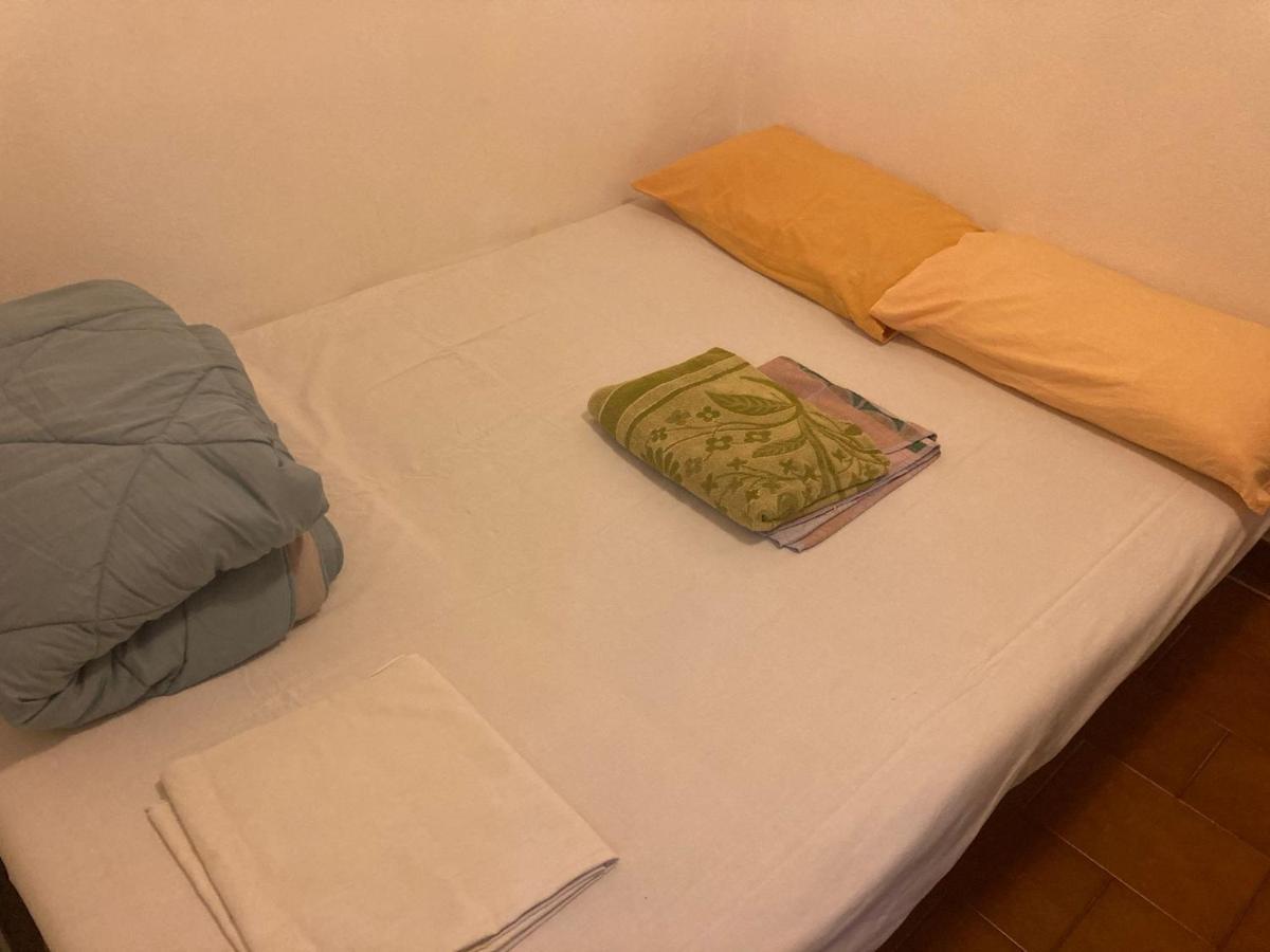 Cheerful Room, Sharing Kitchen In A Cosy Family Art House, Ideal For One Person Or Couple Sanremo Exterior photo